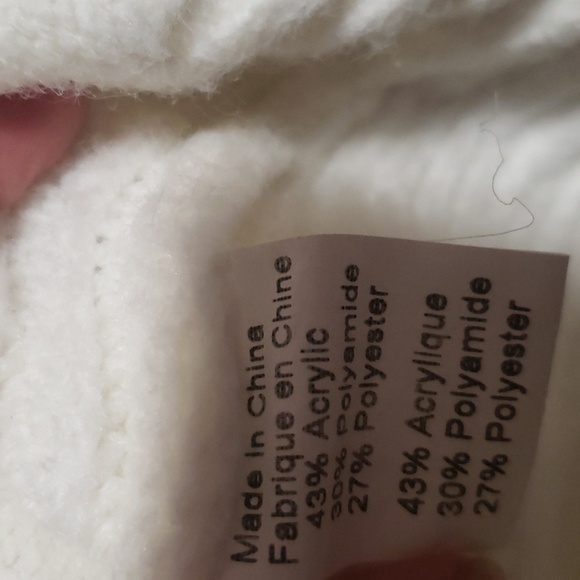 Lyla & Luxe Sweater - Picture 8 of 8